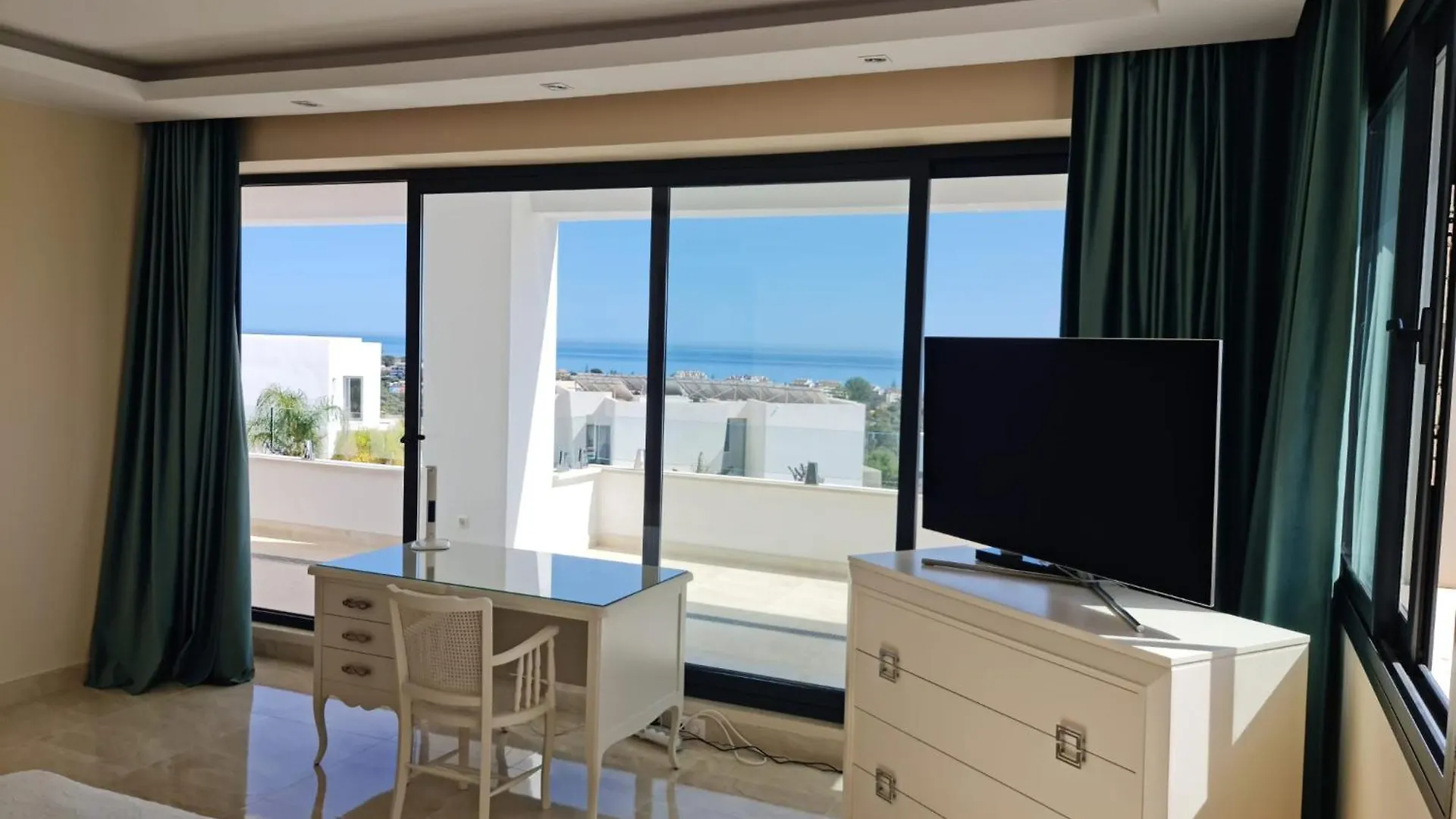 Villa Valeriya Vista Del Mar Marbella Spain